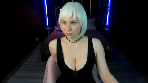 Snapshot of eva_lawrence chatting on May 31, 6:09 pm Eva online show from May 31, 6:09 pm