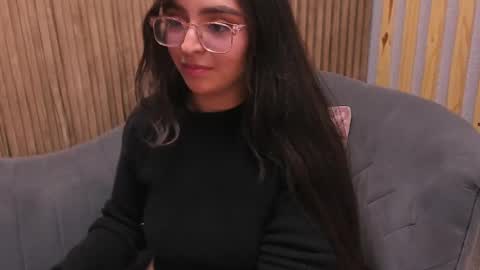 Angelinne online show from February 14, 9:13 am