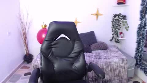 Eva  online show from December 14, 4:23 pm