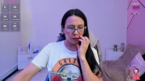 Snapshot of eva_mermaid chatting on April 29, 4:00 pm Eva online show from April 29, 4:00 pm