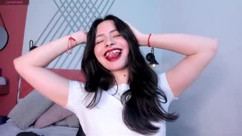 Snapshot of eva_monet chatting on May 27, 3:31 pm eva_monet online show from May 27, 3:31 pm