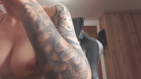 Eva cute online show from April 1, 1:41 pm