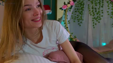 Eva online show from December 16, 2:38 pm