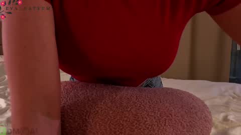 Snapshot of eva_natsumi chatting on June 10, 7:02 pm Eva online show from June 10, 7:02 pm