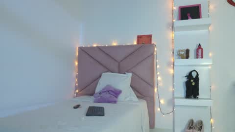 Snapshot of eva_sin18 chatting on April 30, 11:09 pm Eva Sin online show from April 30, 11:09 pm