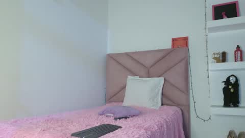 Snapshot of eva_sin18 chatting on May 2, 11:10 pm Eva Sin online show from May 2, 11:10 pm
