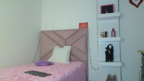 Snapshot of eva_sin18 chatting on May 3, 11:33 pm Eva Sin online show from May 3, 11:33 pm