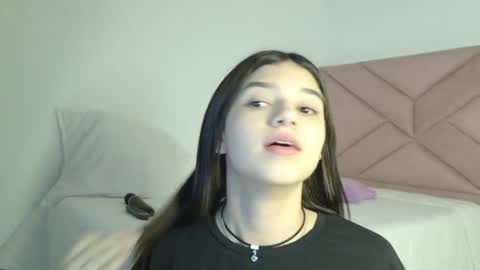 Snapshot of eva_sin18 chatting on May 15, 11:01 pm Eva Sin online show from May 15, 11:01 pm