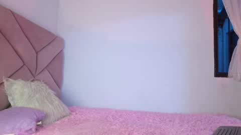 Snapshot of eva_sin18 chatting on May 27, 11:24 pm Eva Sin online show from May 27, 11:24 pm