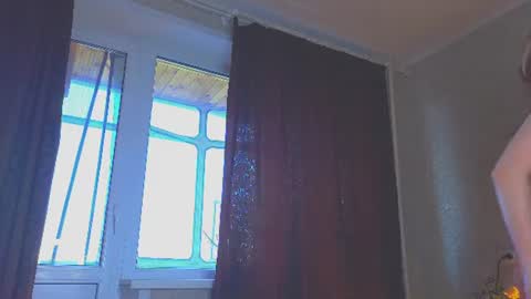 Snapshot of eva_sinn chatting on June 18, 4:00 pm Hi there i am Eva and i wish create a nice community with you so join my Ticket Show for more pleasure online show from June 18, 4:00 pm