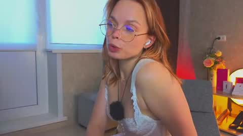 Snapshot of eva_sinn chatting on June 19, 2:10 pm Hi there i am Eva and i wish create a nice community with you so join my Ticket Show for more pleasure online show from June 19, 2:10 pm