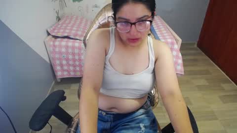 eva_smit_t online show from December 23, 2:42 am