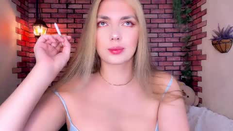Snapshot of eva_starxxxxx chatting on August 4, 8:11 pm Eva online show from August 4, 8:11 pm