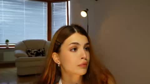 Snapshot of eva_zill_blossom chatting on June 24, 8:24 am Hello my name is Eva its my first day here online show from June 24, 8:24 am
