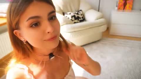 Snapshot of eva_zill_blossom chatting on July 24, 6:33 am Hello my name is Eva its my first day here online show from July 24, 6:33 am