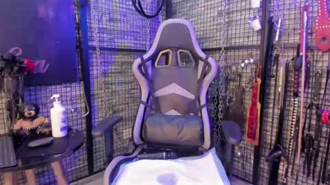 Snapshot of evaa_bdsm chatting on April 21, 2:51 am EVA INDEPENDENT MODEL online show from April 21, 2:51 am