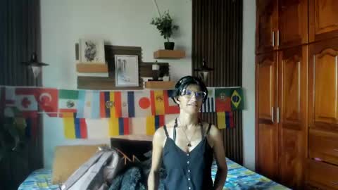 Snapshot of evaa_campbell chatting on June 12, 12:37 pm Eva online show from June 12, 12:37 pm