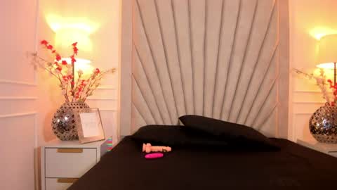 Eva  online show from June 12, 12:15 pm