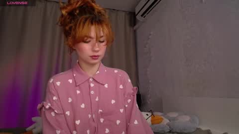 Snapshot of evaa_moonn_ chatting on September 15, 11:27 pm Eva online show from September 15, 11:27 pm