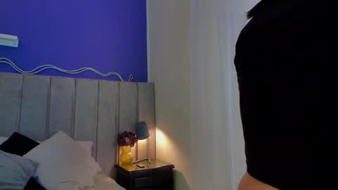 Snapshot of evaa_stevens chatting on May 13, 8:27 pm julieth online show from May 13, 8:27 pm