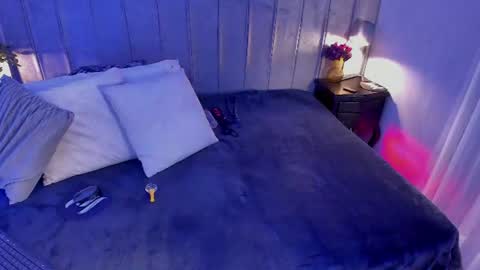 Snapshot of evaa_stevens chatting on July 22, 7:38 pm julieth online show from July 22, 7:38 pm