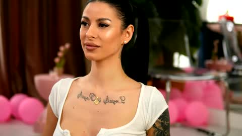 Eva  online show from April 5, 9:06 am