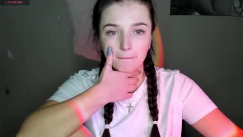 Snapshot of evaamillerr chatting on December 2, 8:30 am Eva online show from December 2, 8:30 am