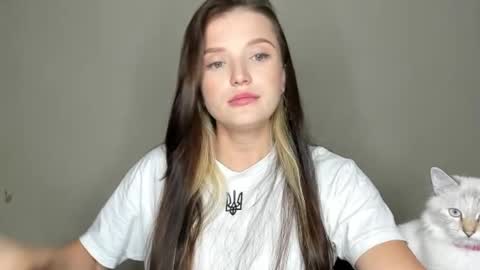 Snapshot of evaamillerr chatting on September 27, 11:48 am Eva online show from September 27, 11:48 am