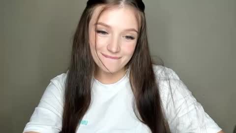 Snapshot of evaamillerr chatting on October 25, 6:13 pm Eva online show from October 25, 6:13 pm