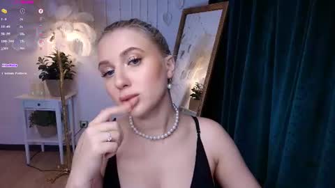 Snapshot of evacadooo chatting on June 9, 2:45 am Eva online show from June 9, 2:45 am