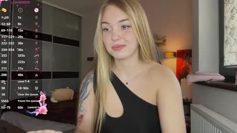 evacarter1 online show from October 24, 10:44 am