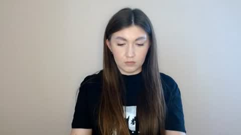 Snapshot of evachaturbatte chatting on June 17, 10:28 am Evachaturbatte online show from June 17, 10:28 am