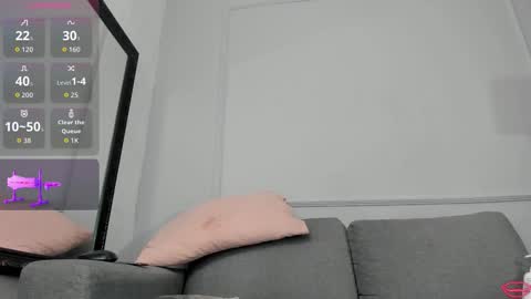 evahalston online show from March 15, 1:33 am