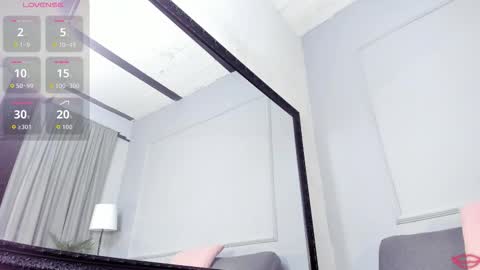 evahalston online show from March 24, 7:52 pm