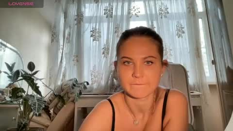 Snapshot of evahazardd chatting on May 1, 1:48 pm EvaHazard online show from May 1, 1:48 pm