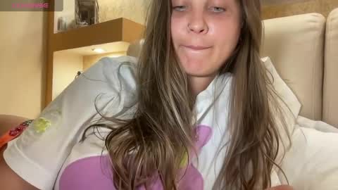 Snapshot of evahazardd chatting on May 17, 9:33 pm EvaHazard online show from May 17, 9:33 pm