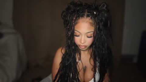 Snapshot of evajonez chatting on June 18, 2:01 am Eva online show from June 18, 2:01 am