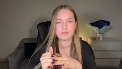 Eva online show from April 18, 7:58 pm