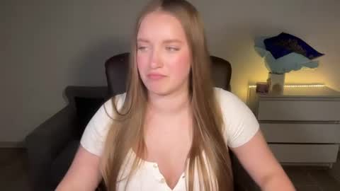 Snapshot of evajuly chatting on June 23, 8:07 pm Eva online show from June 23, 8:07 pm