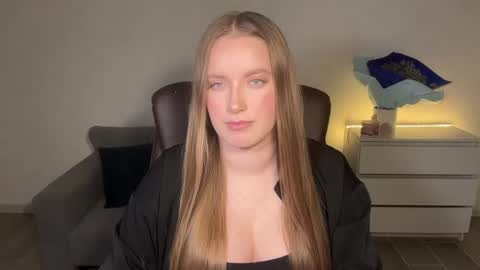 Snapshot of evajuly chatting on June 25, 9:08 pm Eva online show from June 25, 9:08 pm