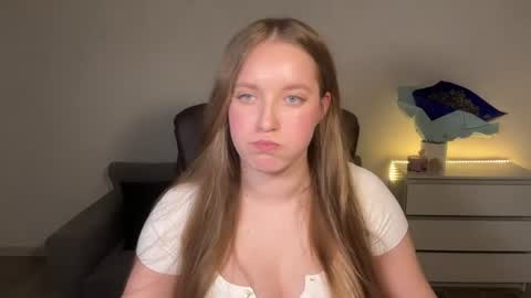 Snapshot of evajuly chatting on June 26, 8:57 pm Eva online show from June 26, 8:57 pm