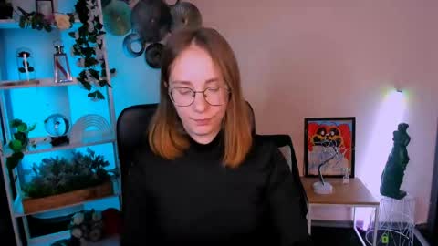 evalora online show from April 14, 7:20 pm