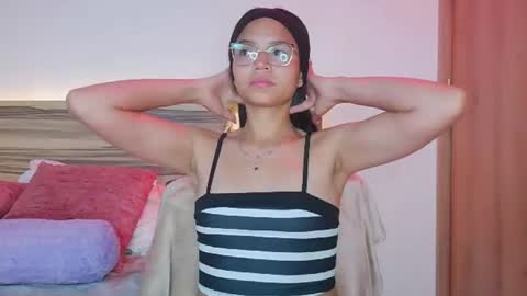 Snapshot of evalune_ chatting on June 10, 8:19 pm . online show from June 10, 8:19 pm