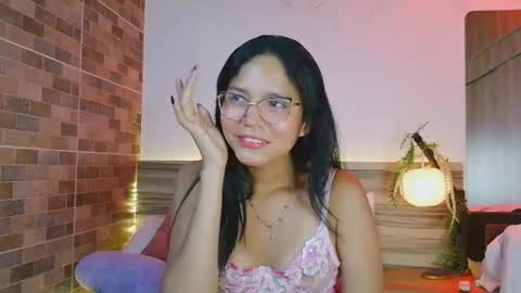 Snapshot of evalune_ chatting on June 24, 9:14 pm . online show from June 24, 9:14 pm