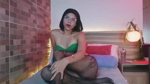 Snapshot of evalune_ chatting on June 30, 3:29 am . online show from June 30, 3:29 am