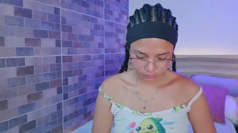 Snapshot of evalune_ chatting on July 7, 6:47 am . online show from July 7, 6:47 am