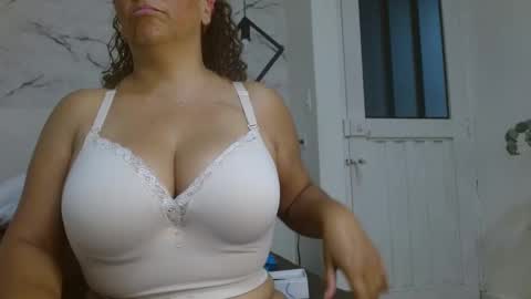 Eva Mills online show from October 11, 8:40 pm