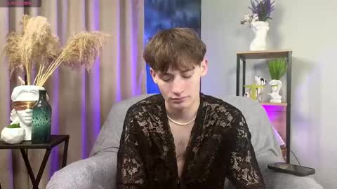 Snapshot of evan__joy chatting on February 16, 9:00 pm Evan online show from February 16, 9:00 pm