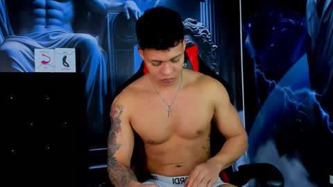 Snapshot of evan_greey chatting on December 16, 4:45 am EVAN GREY online show from December 16, 4:45 am