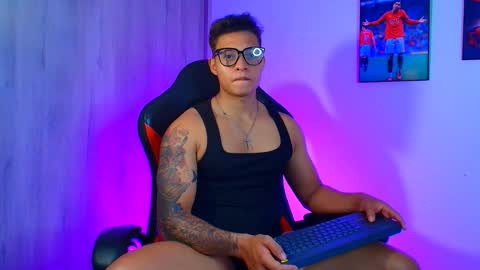 Snapshot of evan_greey chatting on October 9, 3:59 am EVAN GREY online show from October 9, 3:59 am